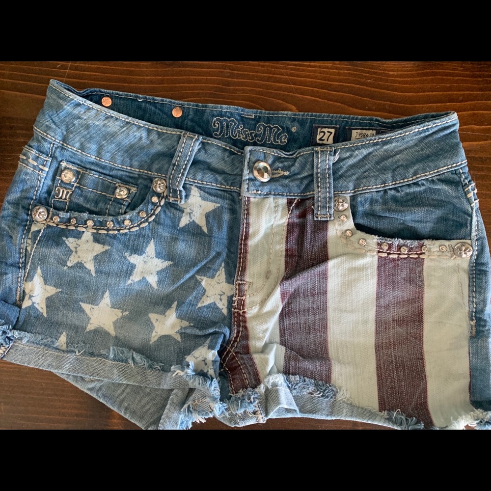 Miss Me Flag Jean Shorts Size 27 Like New